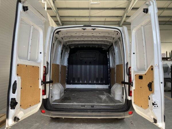 Kastenwagen L1H1 (8m³) – Bild 2