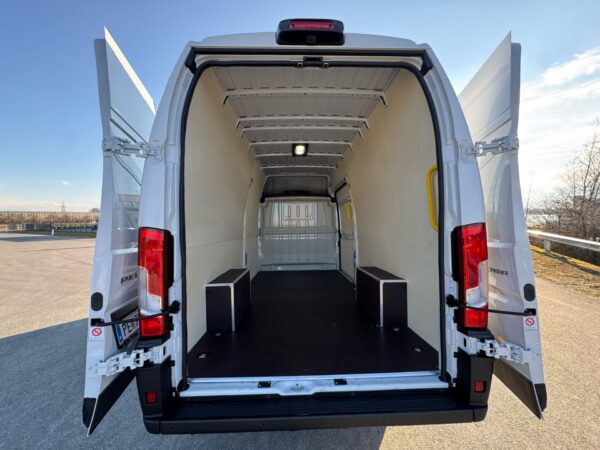 Kastenwagen L4H3 (17m³) – Bild 3